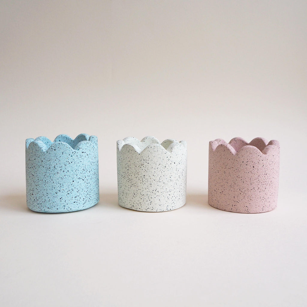 Small Scalloped Hanging Pot