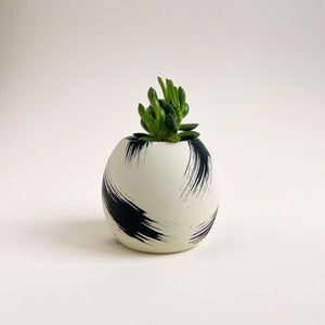 Round Brush Strokes Plant Pot
